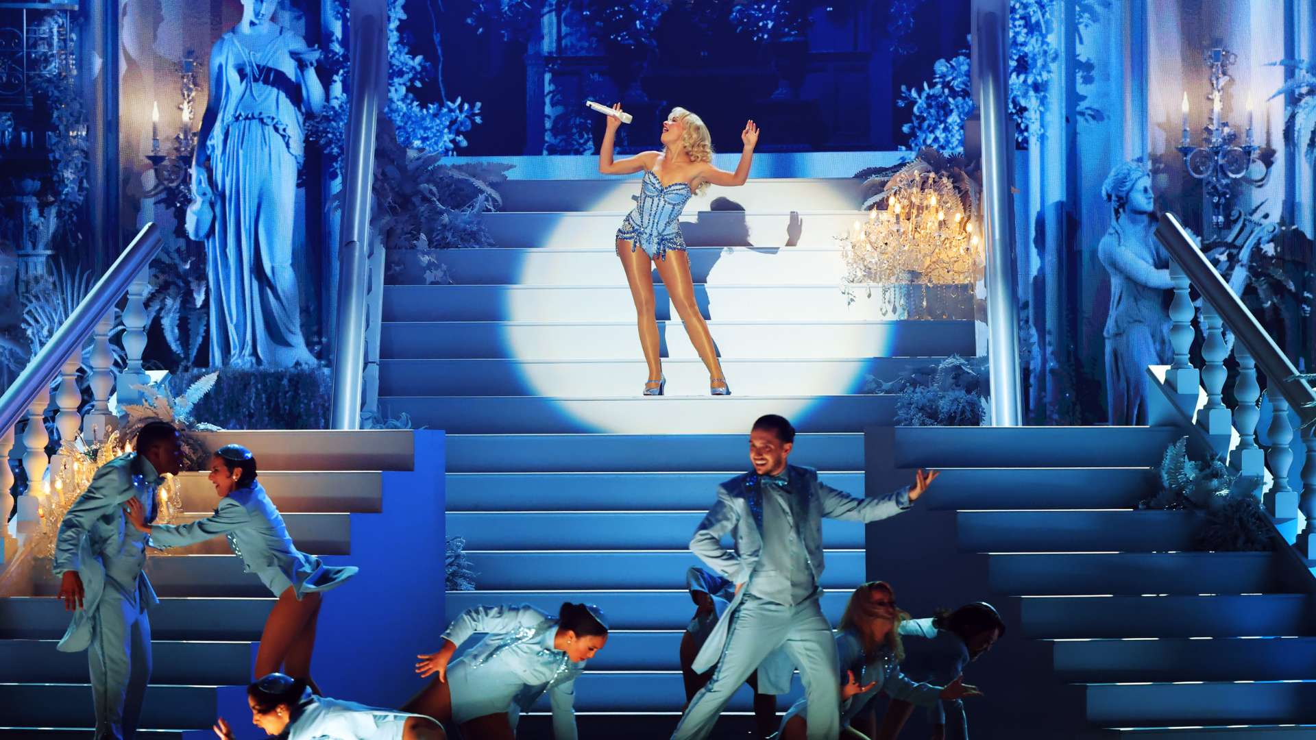 年轻球员更 年轻球员更