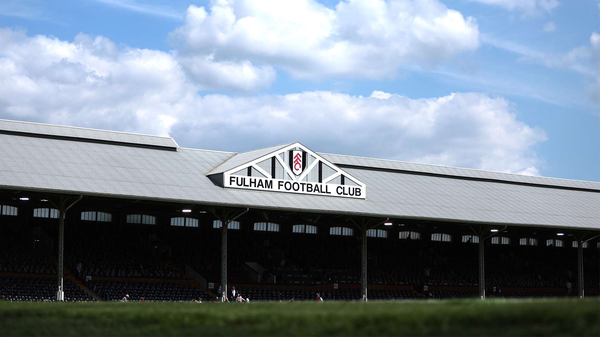 他不仅仅是 他不仅仅是